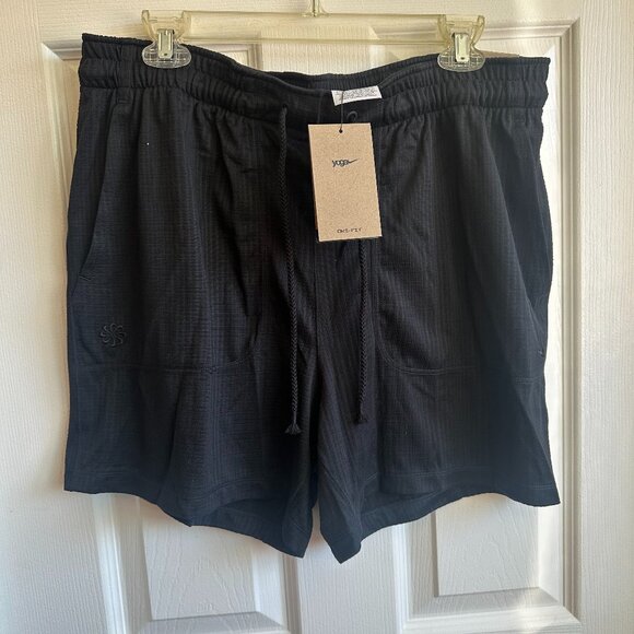 NWT Nike Yoga Men's Dri-FIT 5" Unlined Shorts - Picture 2 of 4